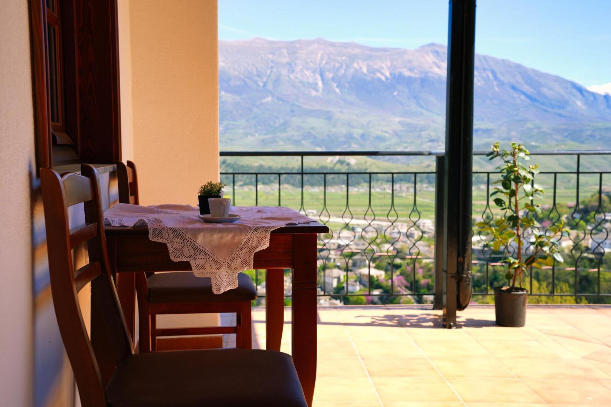 Emblematic House Apartment 4 Gjirokaster Ngoại thất bức ảnh