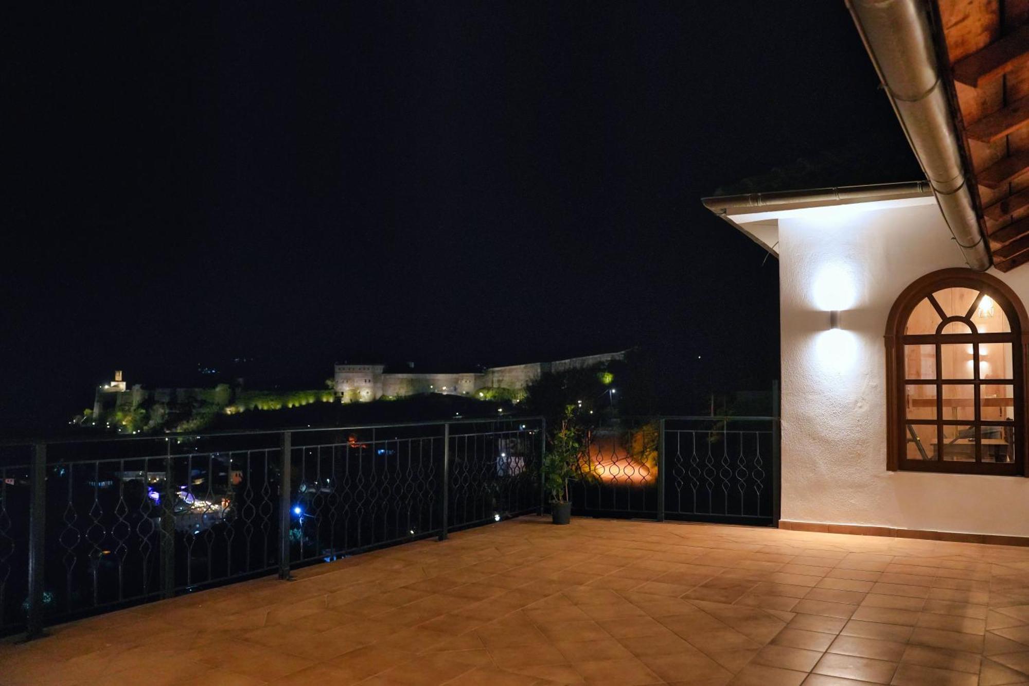 Emblematic House Apartment 4 Gjirokaster Ngoại thất bức ảnh
