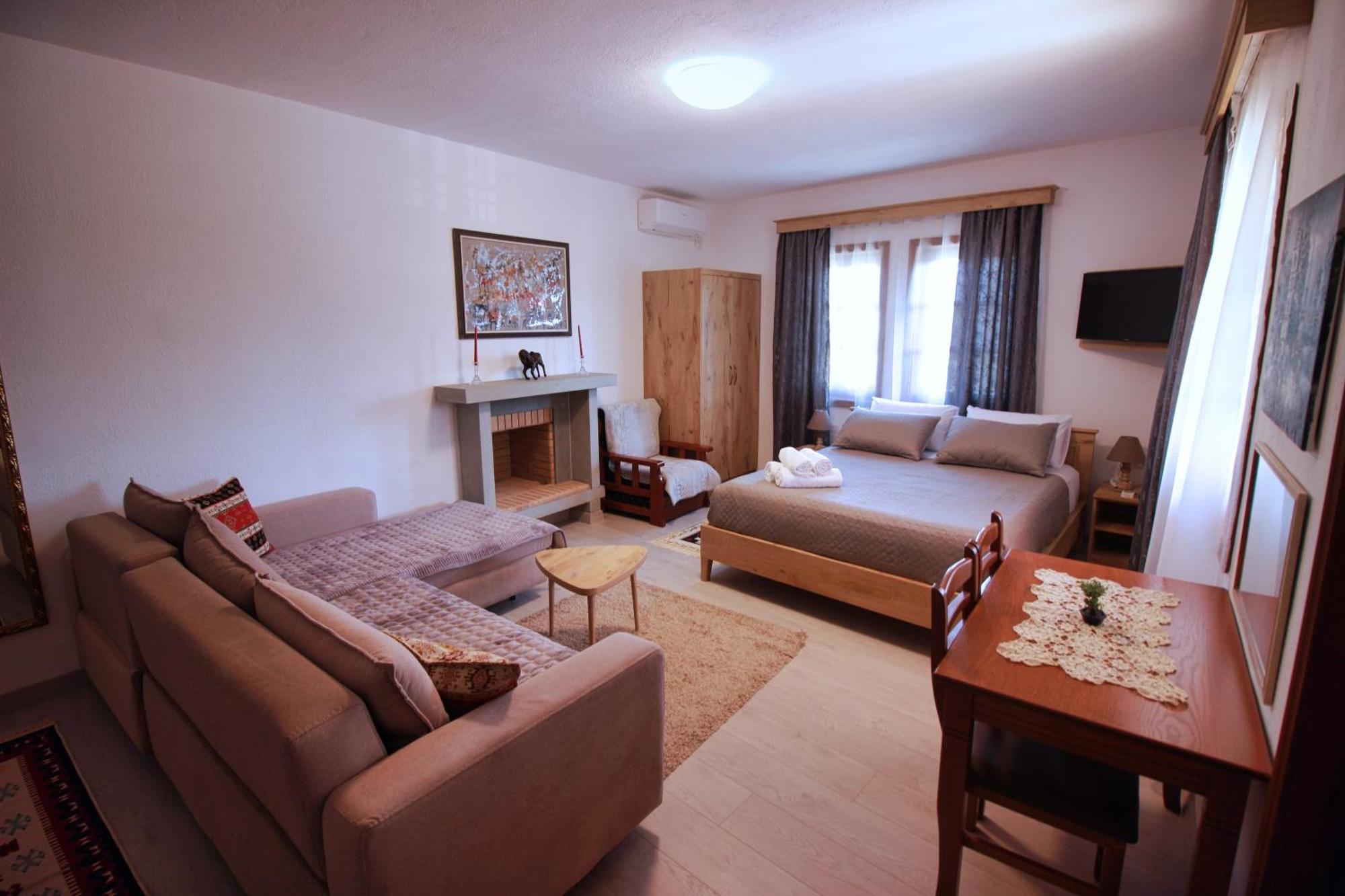 Emblematic House Apartment 4 Gjirokaster Ngoại thất bức ảnh