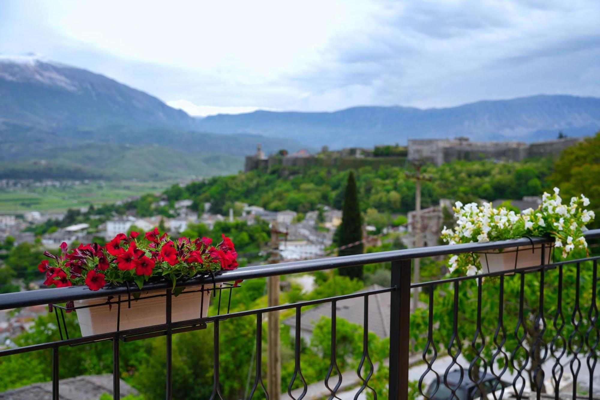 Emblematic House Apartment 4 Gjirokaster Ngoại thất bức ảnh